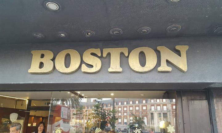 Boston Cafe & Cocktailbar